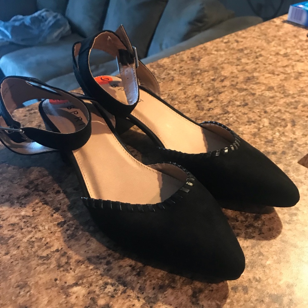 Espirit small heel shoes.